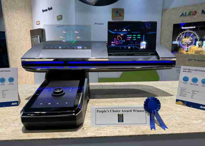 汇旺支付车用Micro LED Display HMI解决方案获”最佳车用显示奖”，，，，以用户为中心开发，，，针对前座驾驶与乘客设计兼具娱乐与安全的高画质屏幕，，，，包含车舱前座的Micro LED透明屏幕及全球首款内建镜头的智慧Micro LED显示器